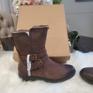 UGG BOOTS SIZE 6